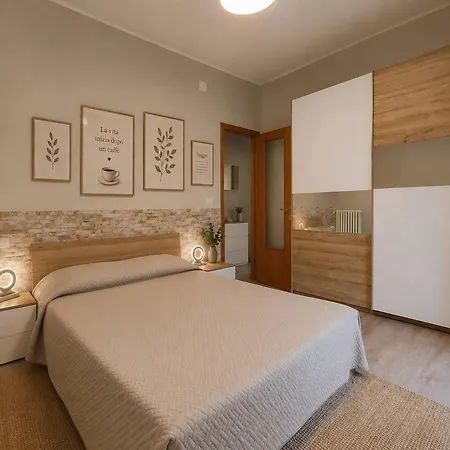Cozy Overlooking The Main Square Ferienhaus Orsogna